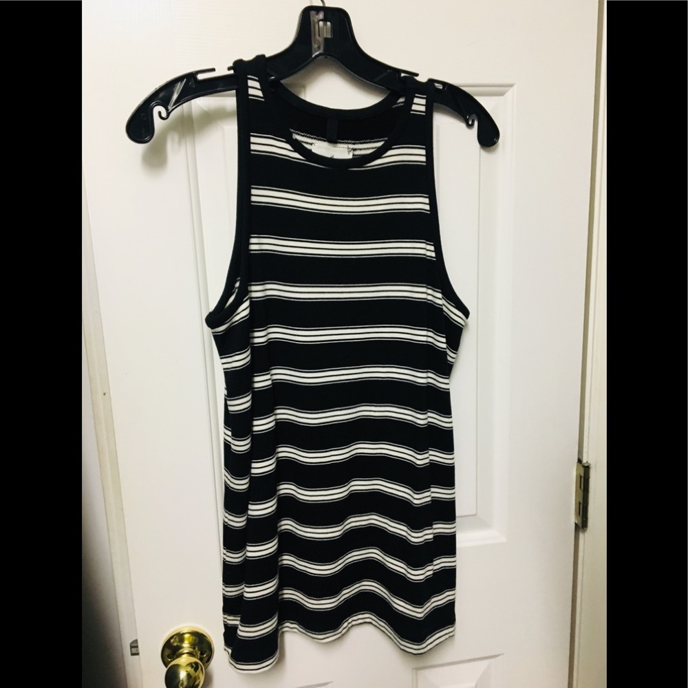 Lou & Grey sleeveless tops (2)